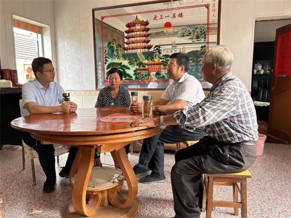 10100116286438338_33.jpg 10100116286438338_33.jpg